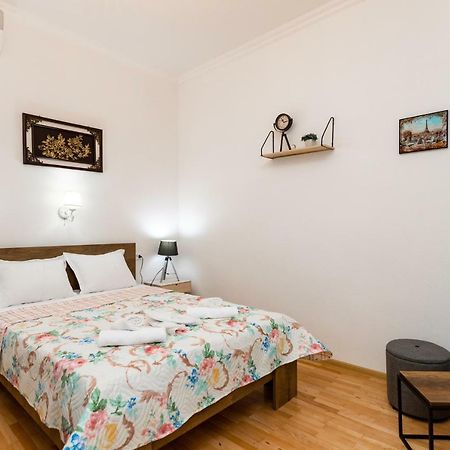 Guest House Nana Tbilisi Exterior foto