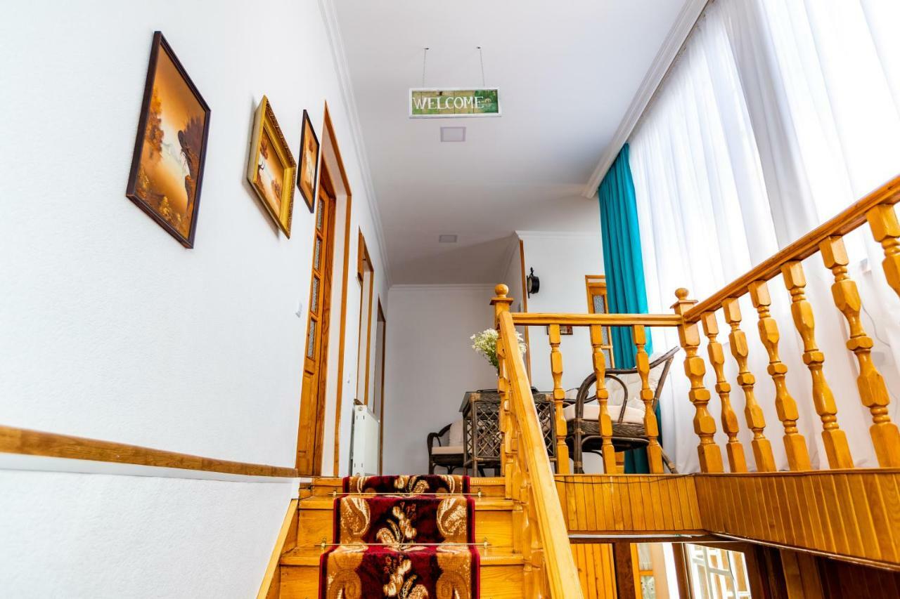 Guest House Nana Tbilisi Exterior foto