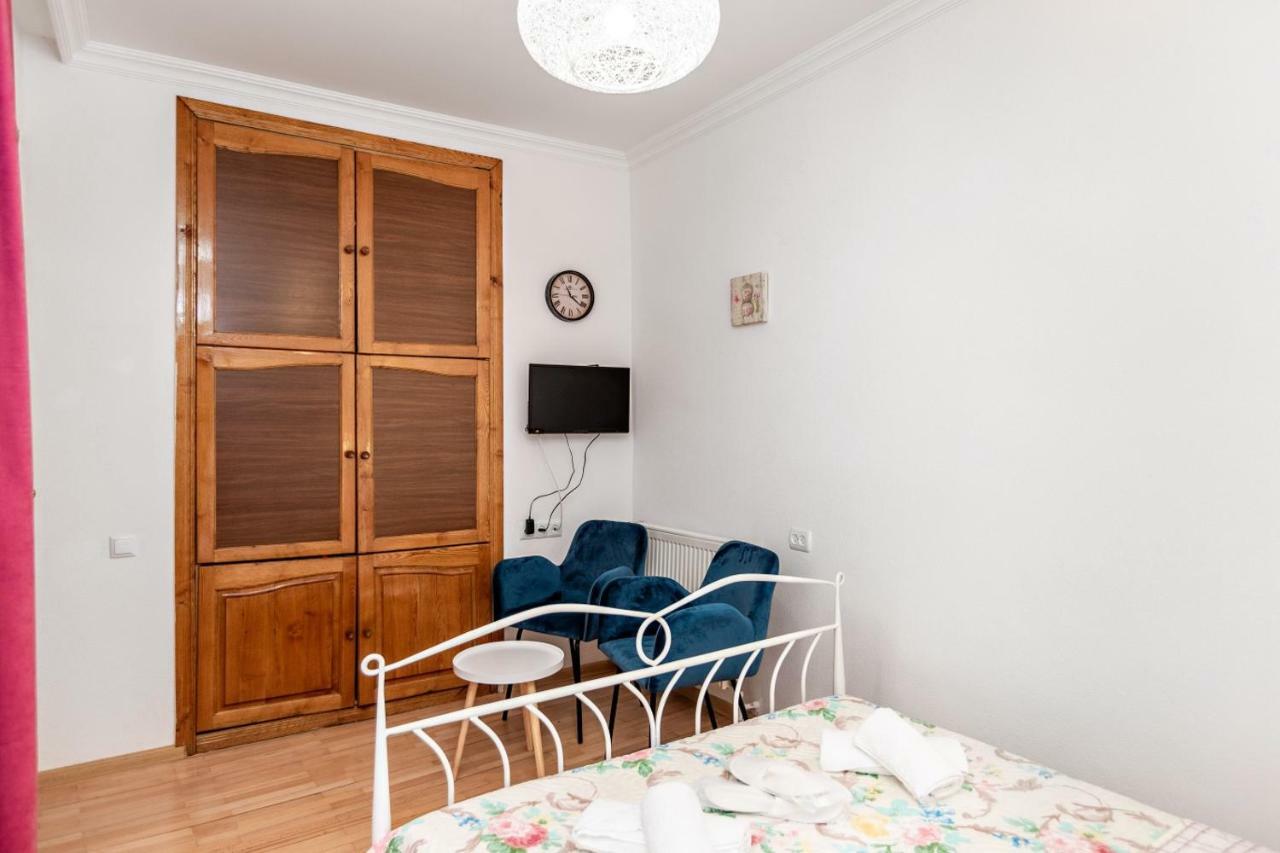 Guest House Nana Tbilisi Exterior foto